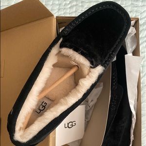 UGG Ansley Velvet black shoe